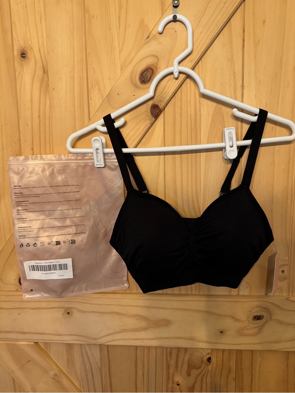 Seamless Wireless Black Bralette with Adjustable Straps